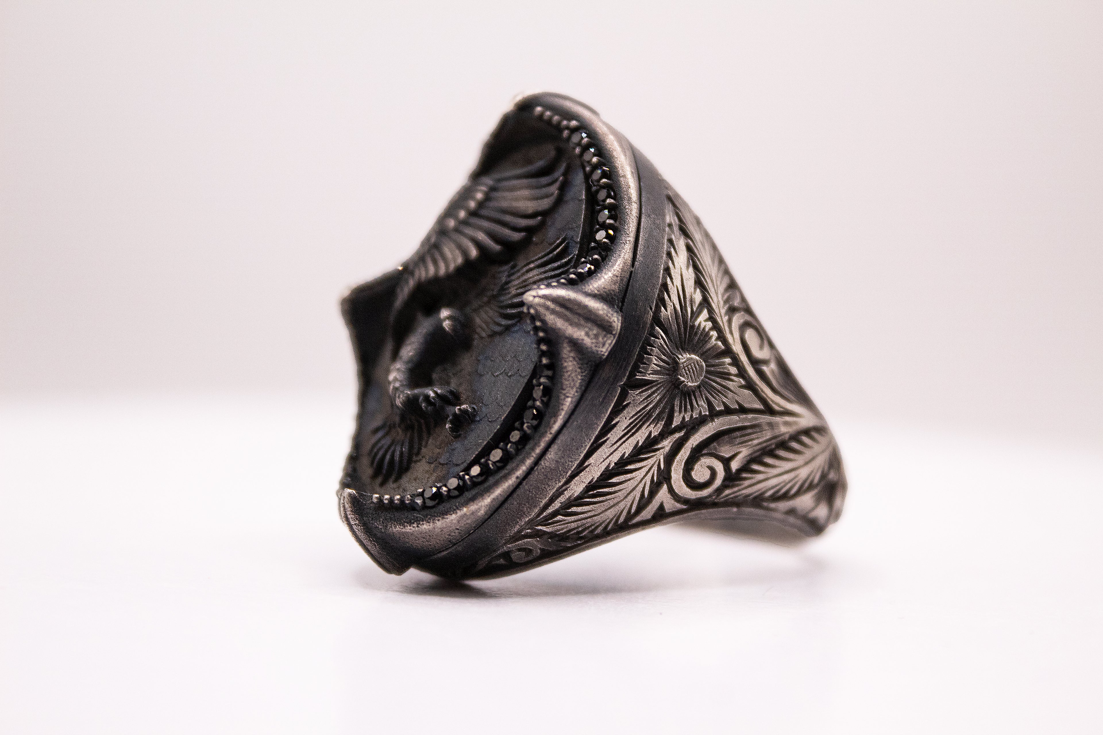 Anillo Garra de Halcón